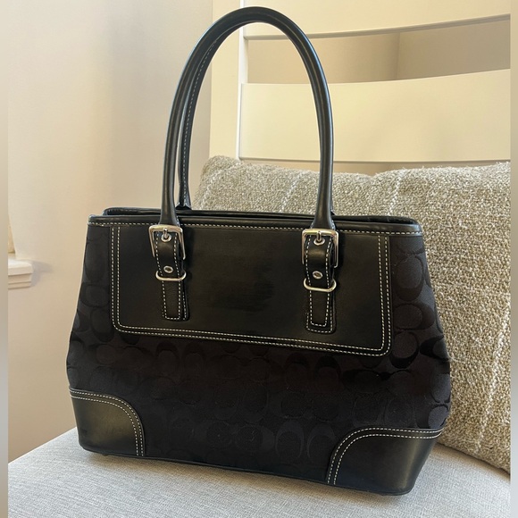 Coach Signature Buckle Carryall – Black Leather Trim – Mint Condition - Picture 3 of 11